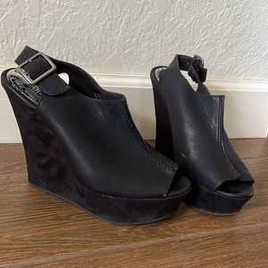 Black leather/suede wedges